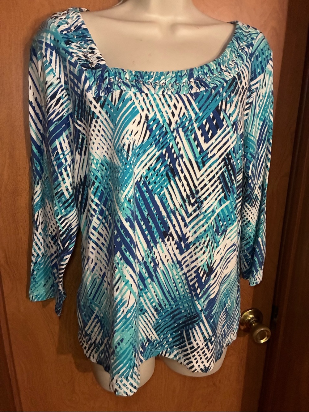 Blue & White Abstract Print Scoop Neck Women's Top